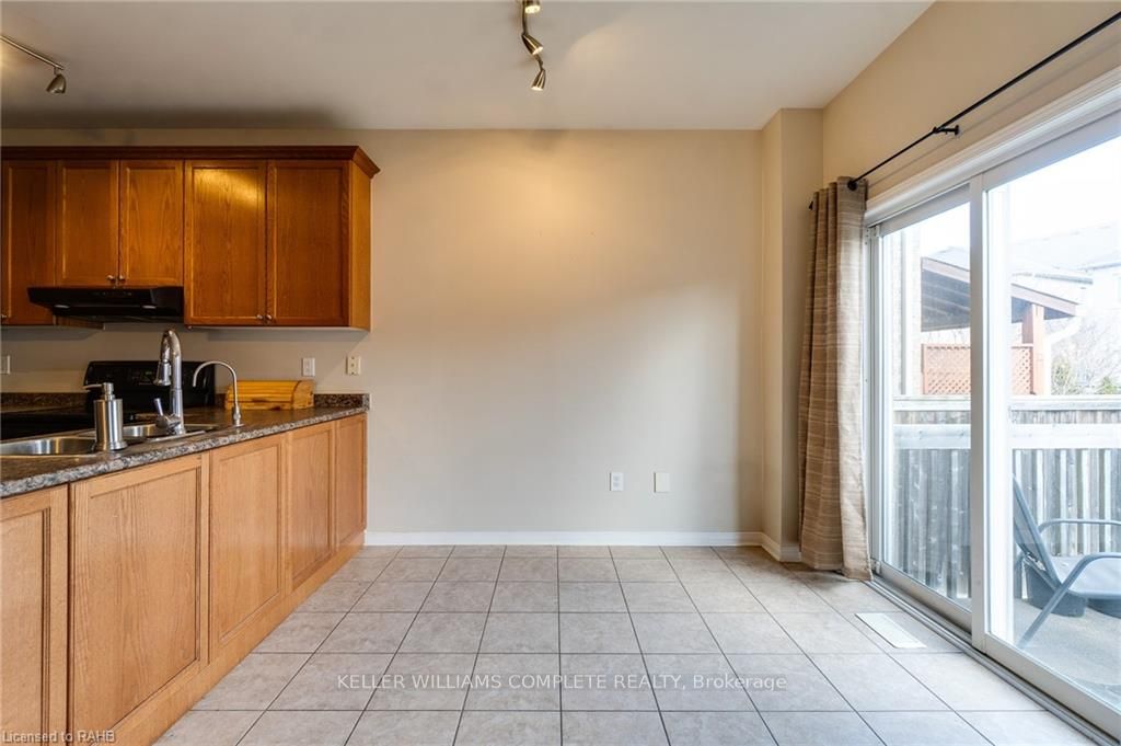 84 Niagara Tr Property Photo 17