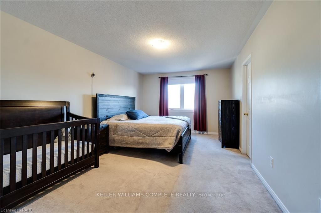 84 Niagara Tr Property Photo 22