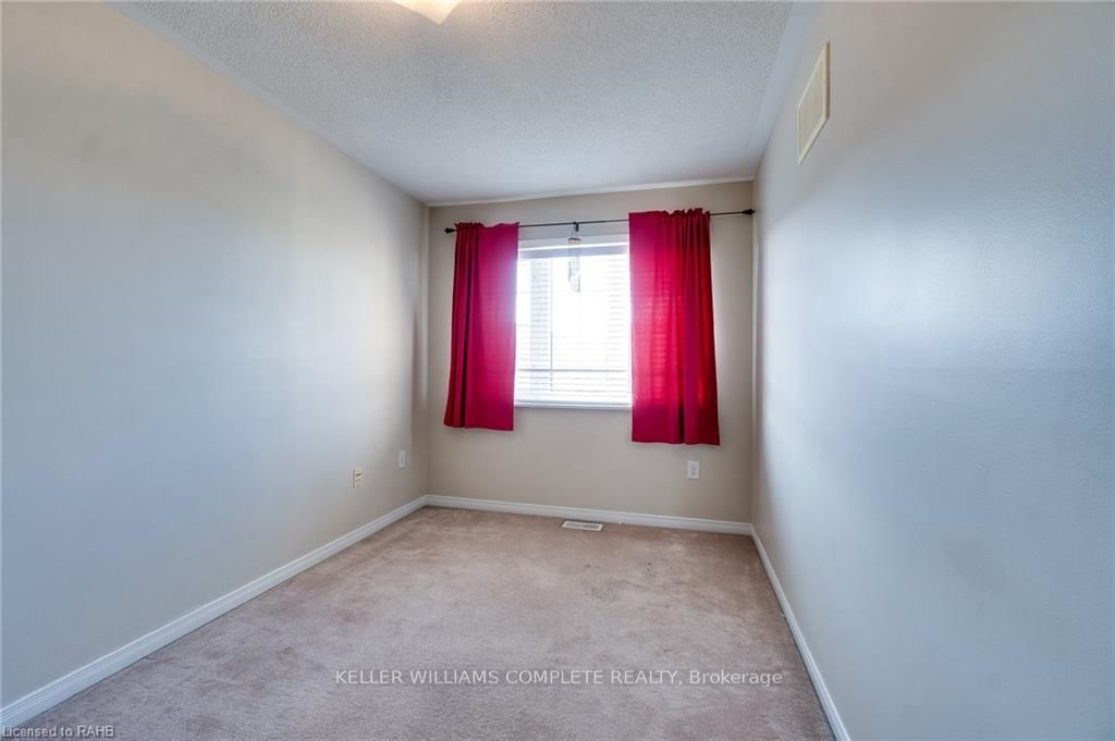 84 Niagara Tr Property Photo 28