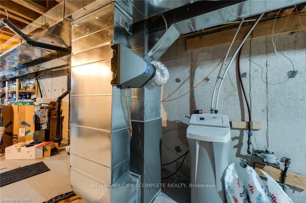 84 Niagara Tr Property Photo 31