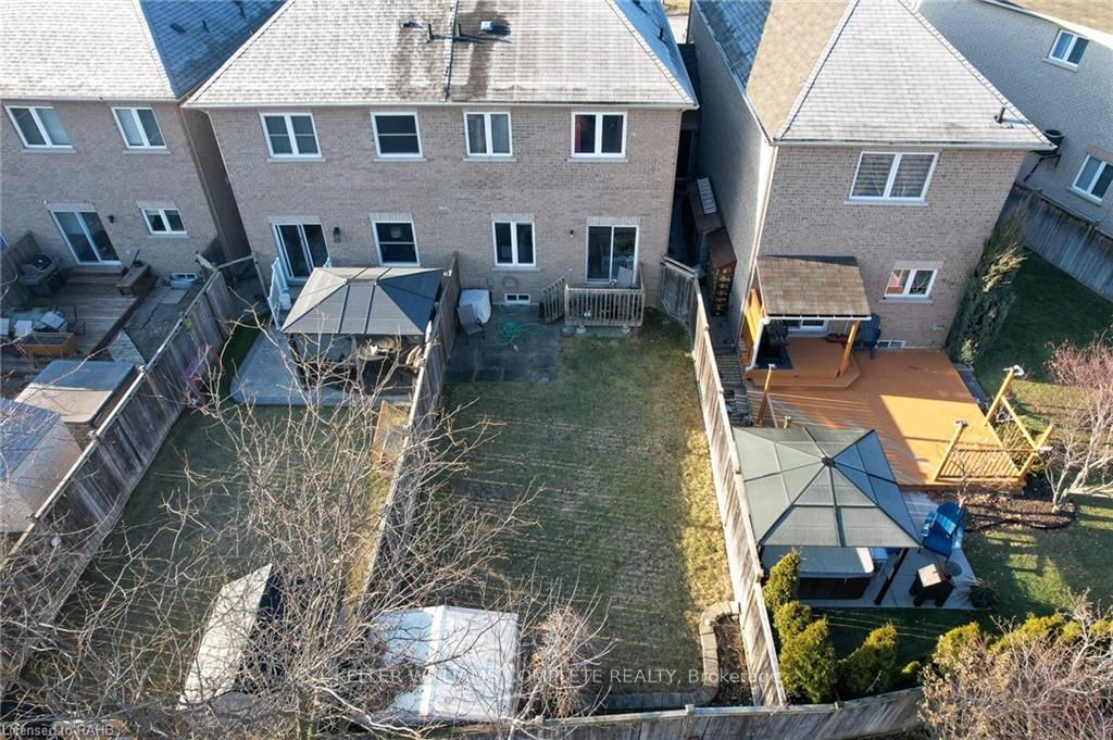 84 Niagara Tr Property Photo 33