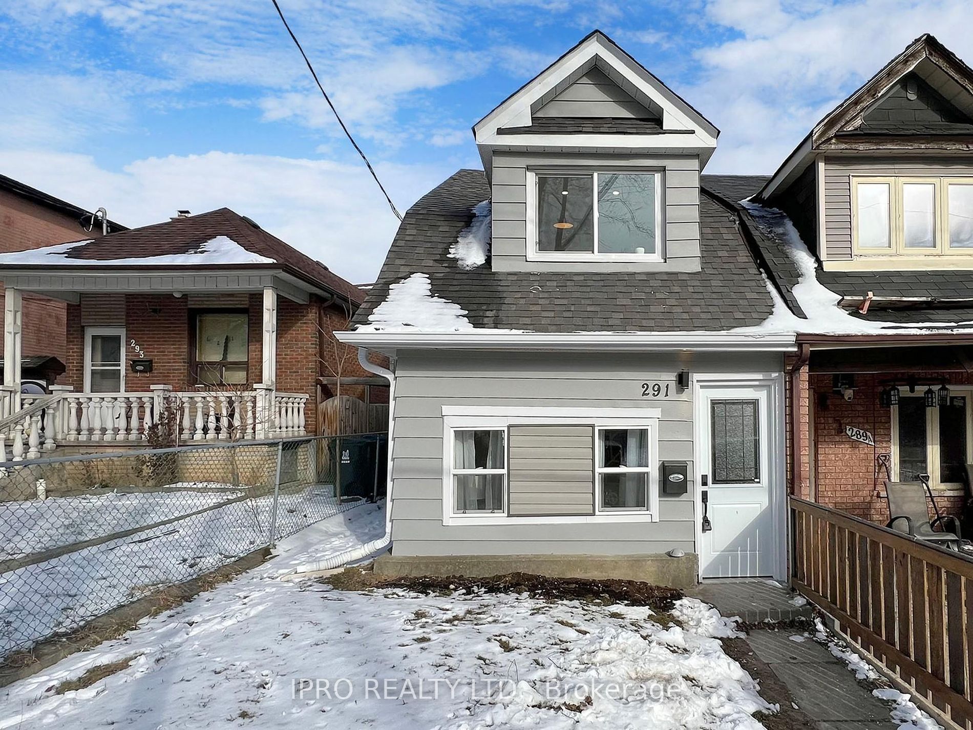 291 Harvie Ave Property Photo