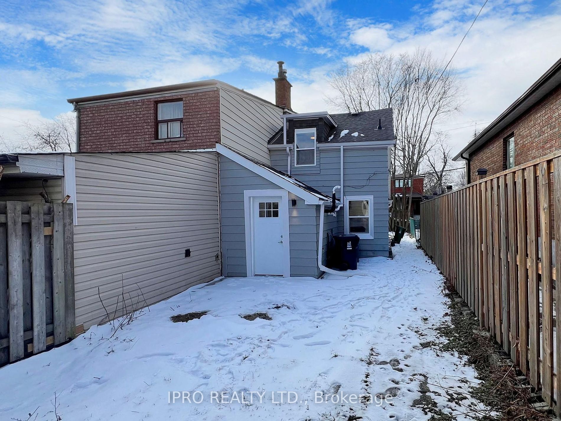 291 Harvie Ave Property Photo 19