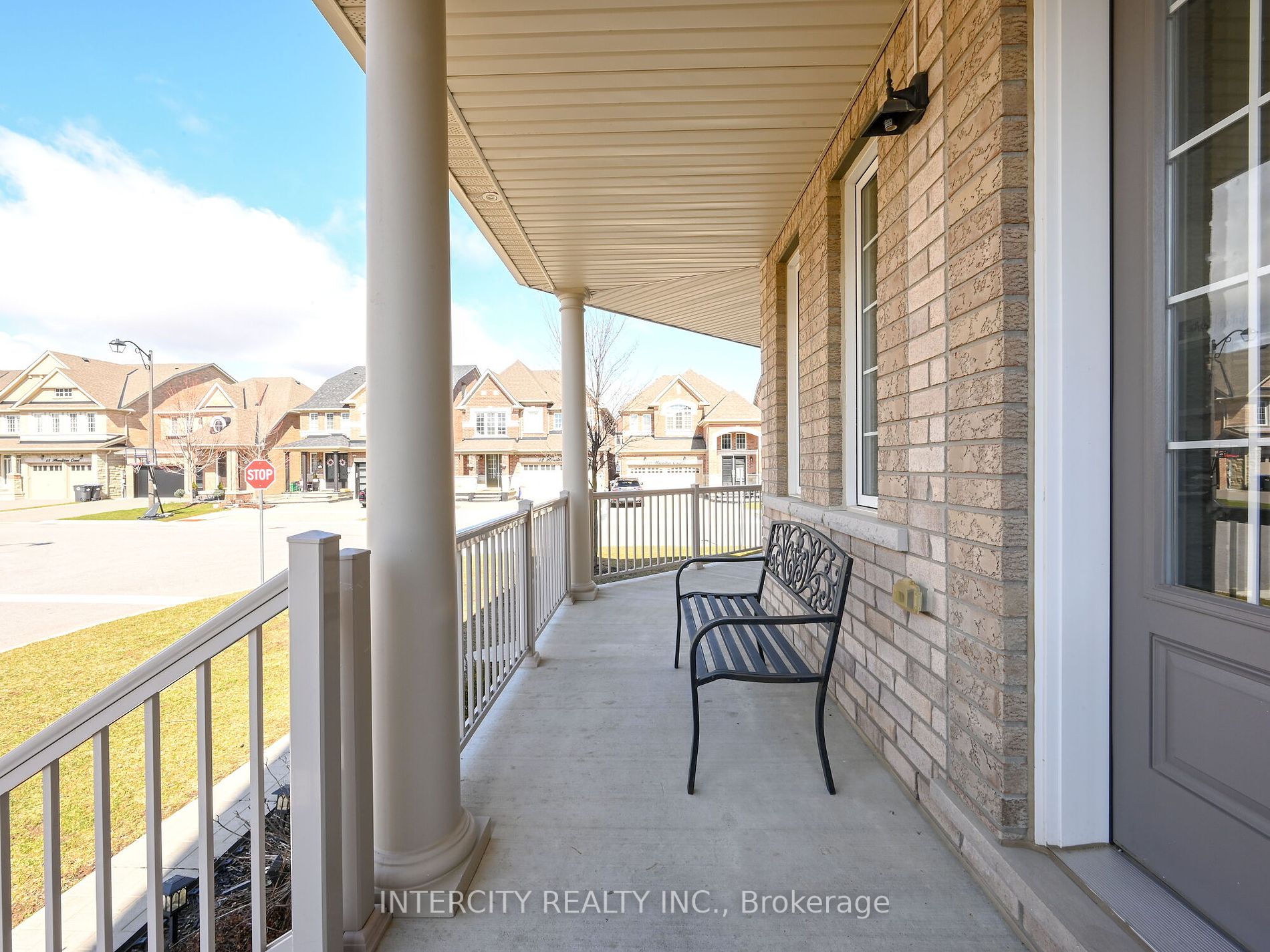 40 Hamilton Crt Property Photo 3