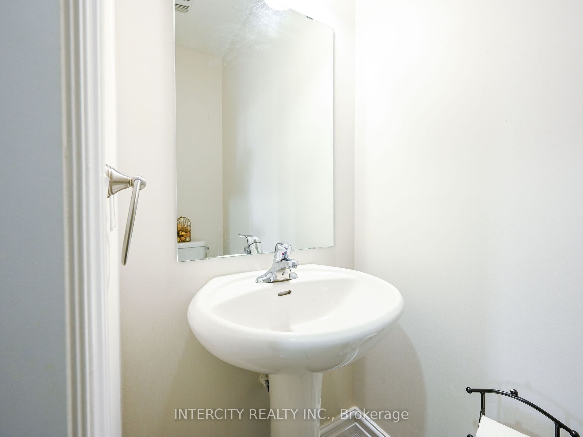 40 Hamilton Crt Property Photo 18