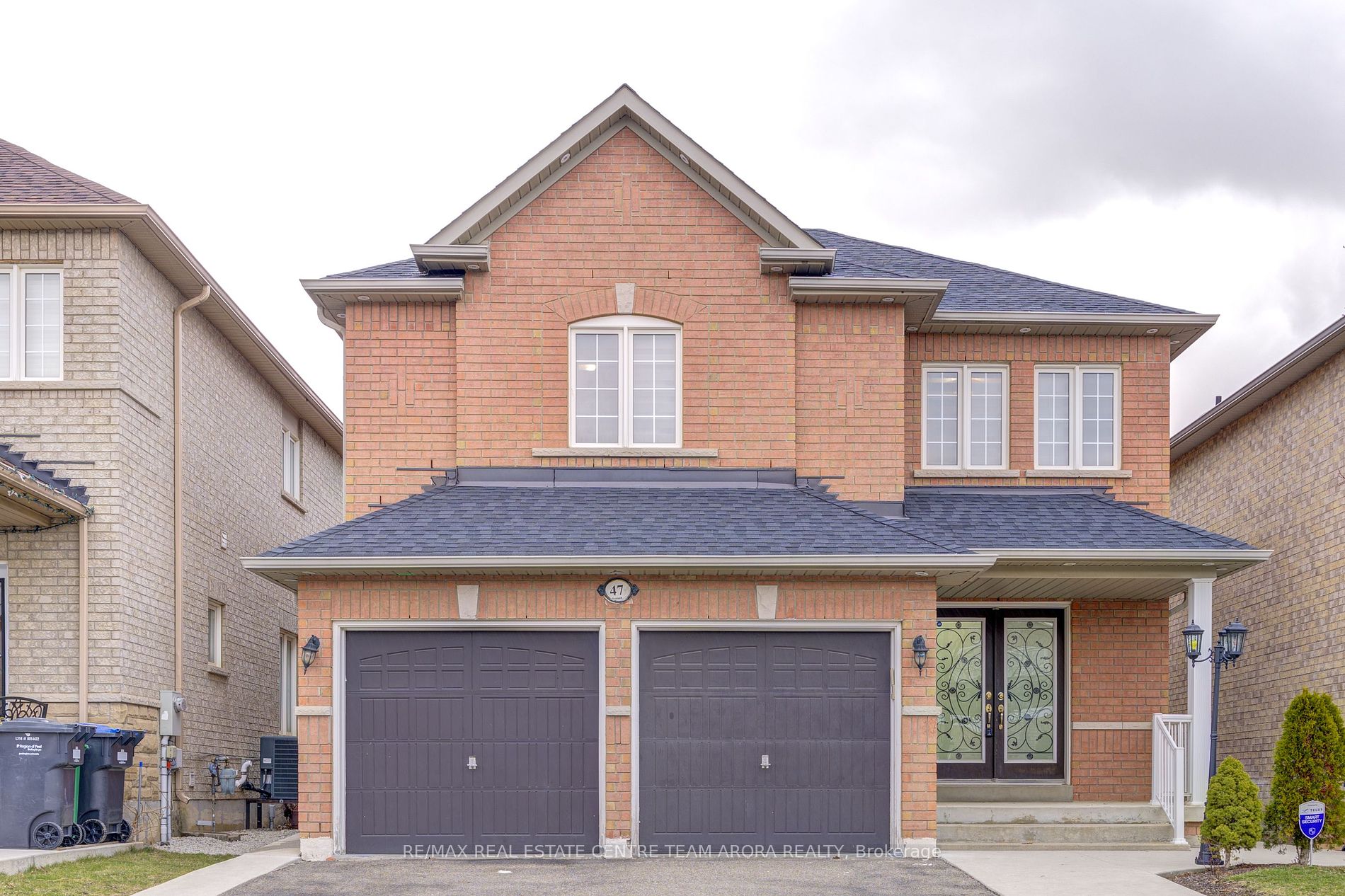 47 Sir Jacobs Cres Property Photo 1