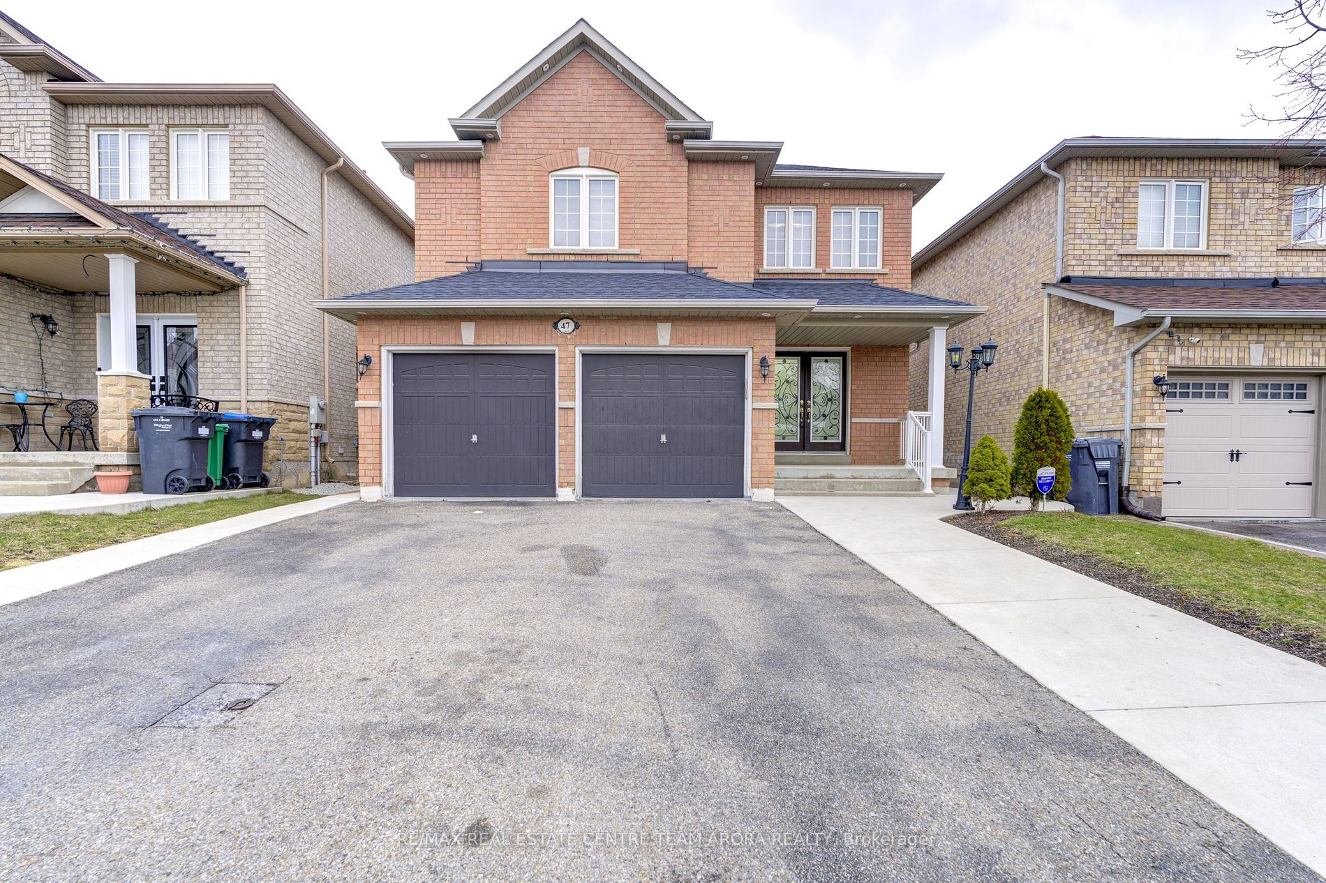 47 Sir Jacobs Cres Property Photo 2