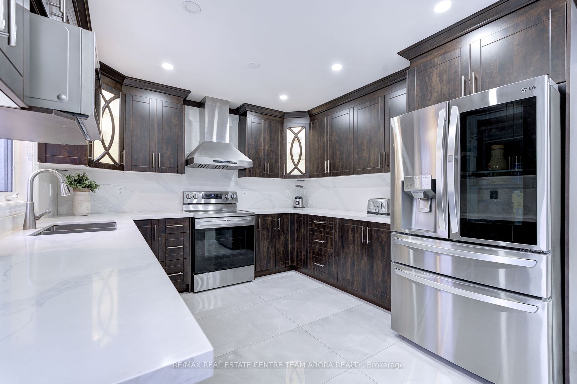 47 Sir Jacobs Cres Property Photo 16