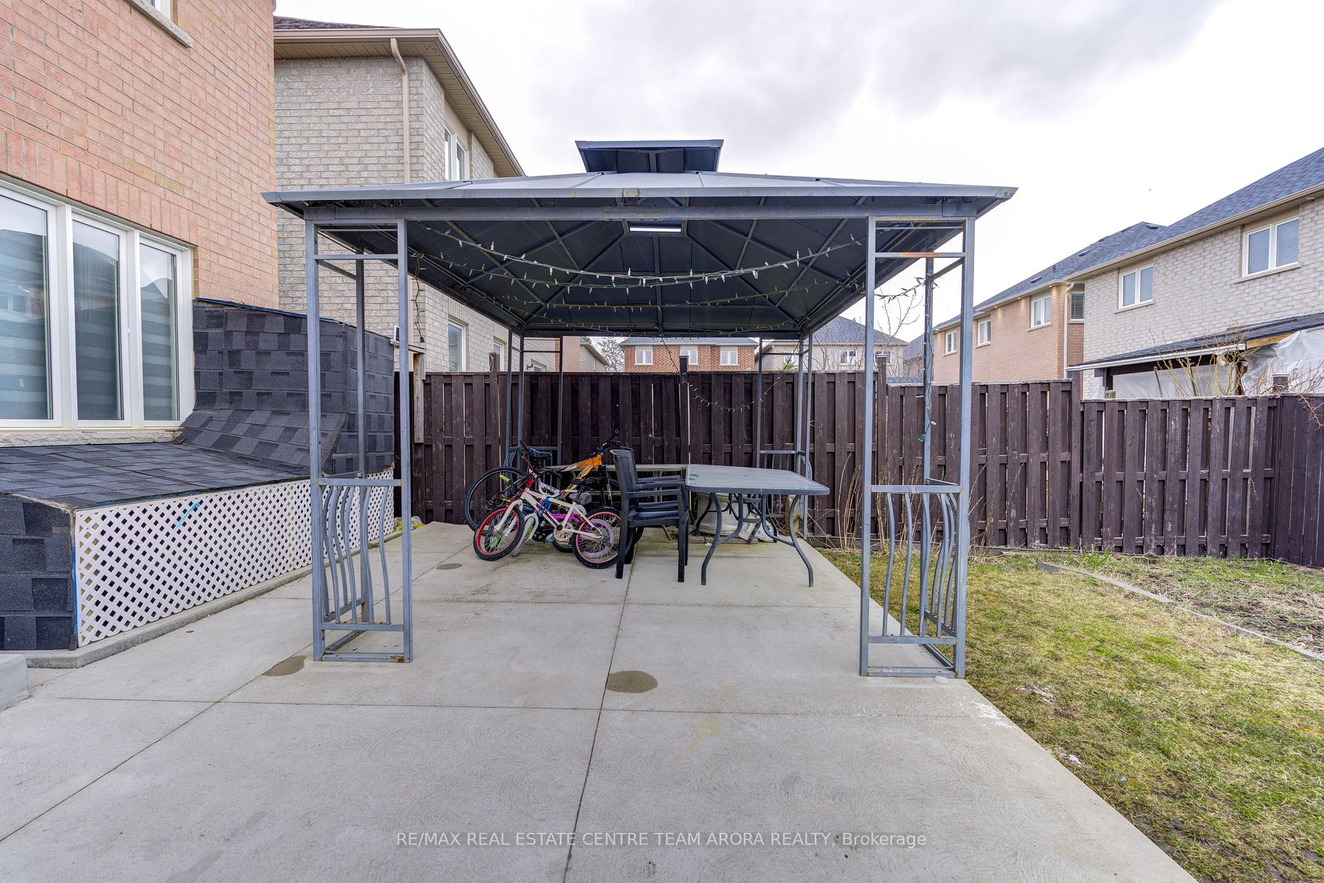 47 Sir Jacobs Cres Property Photo 36