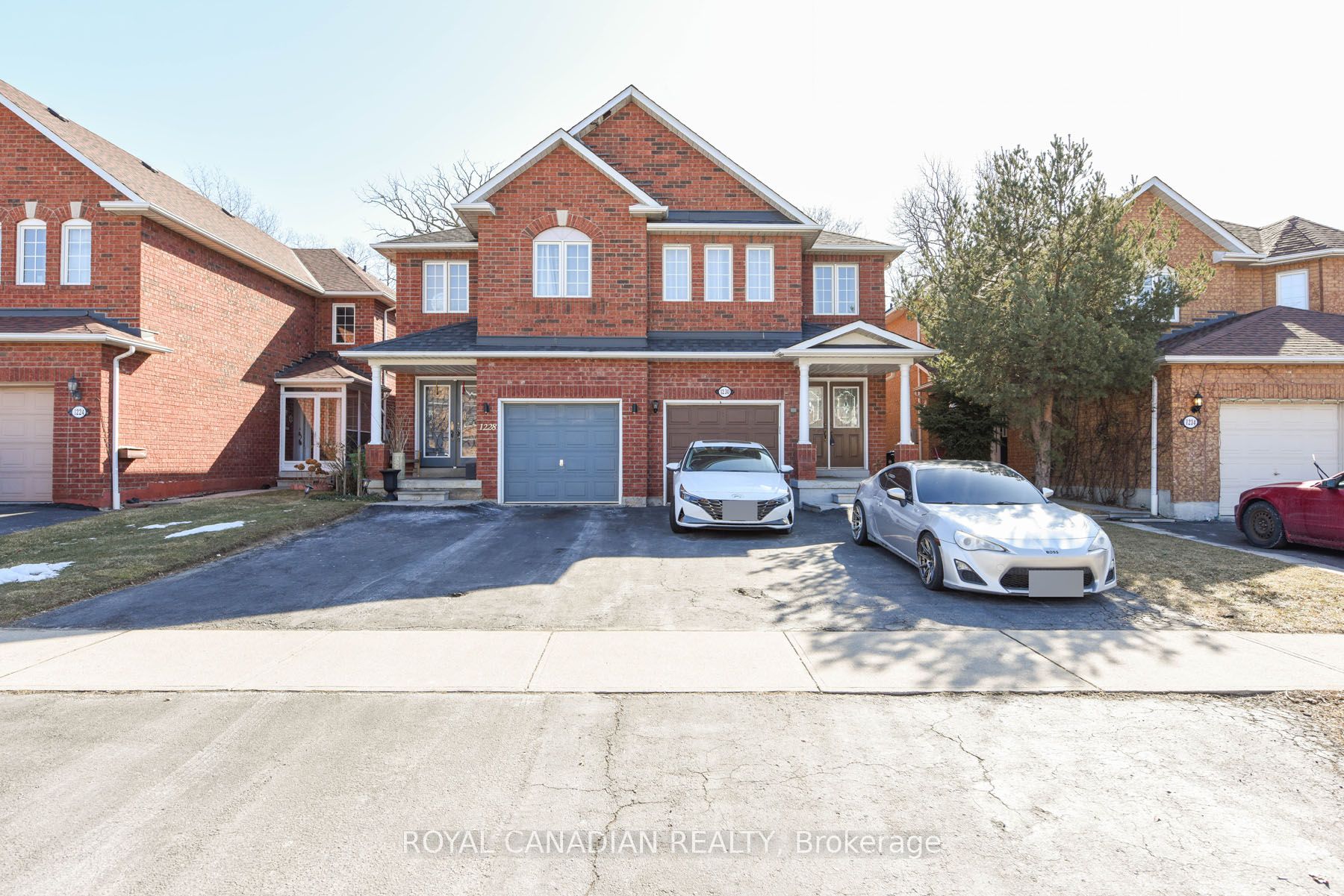 1230 Prestonwood Cres Property Photo 1