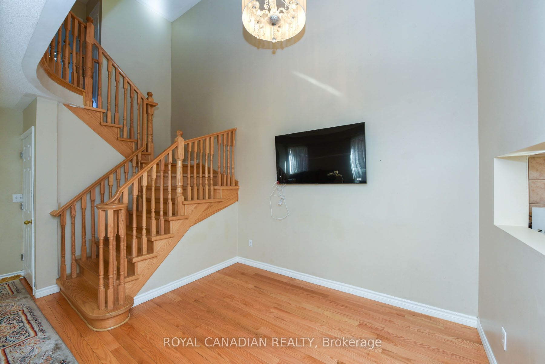 1230 Prestonwood Cres Property Photo 5