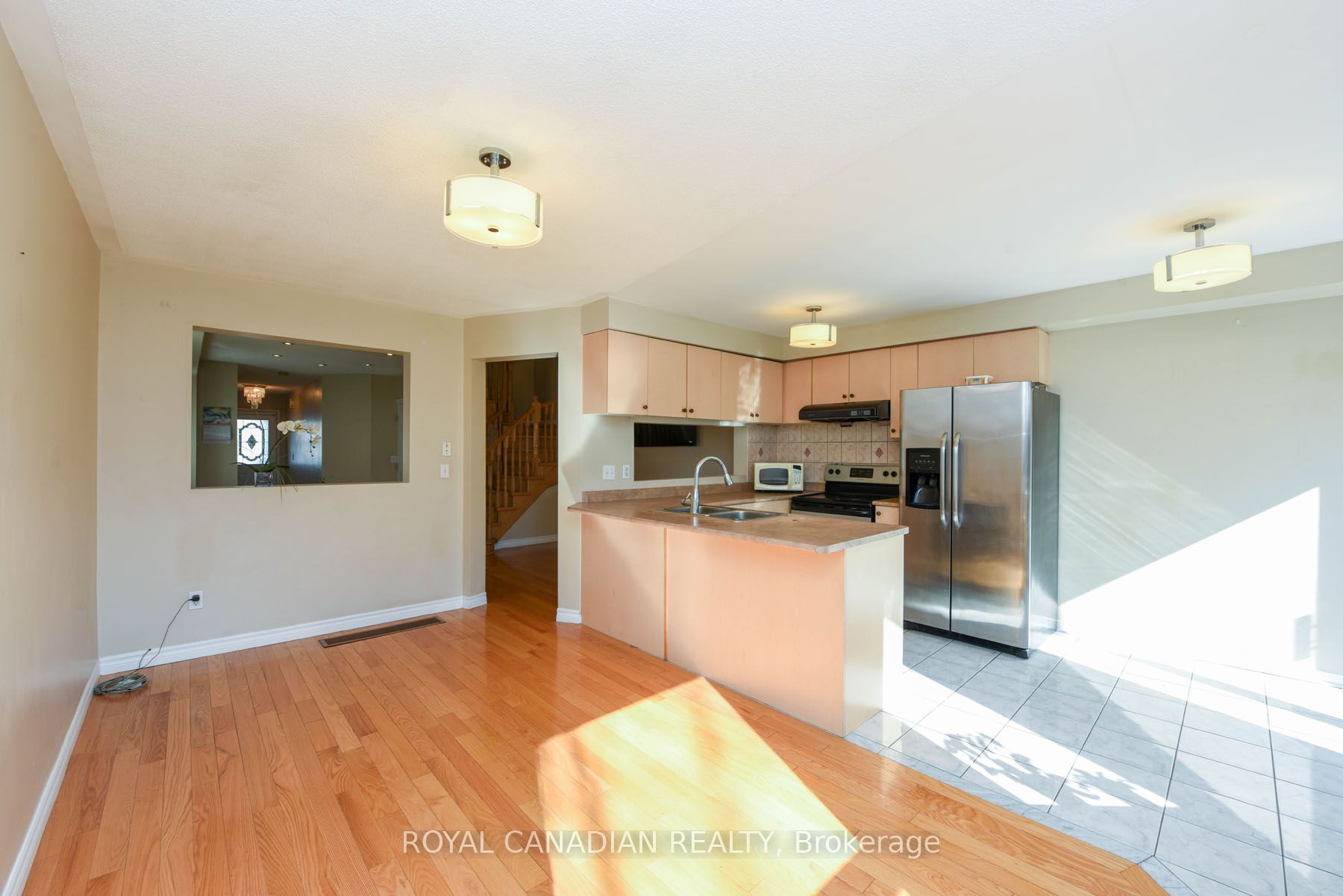 1230 Prestonwood Cres Property Photo 7