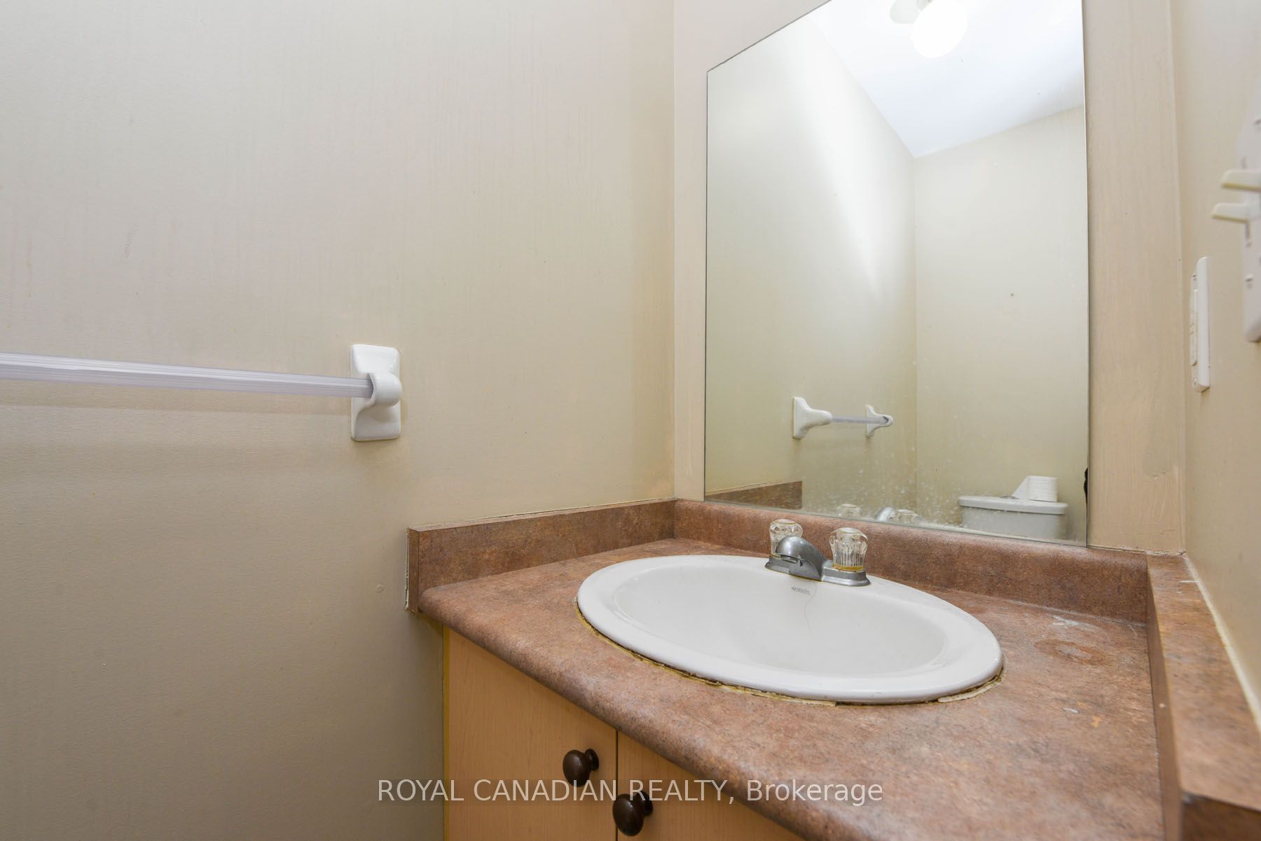 1230 Prestonwood Cres Property Photo 12