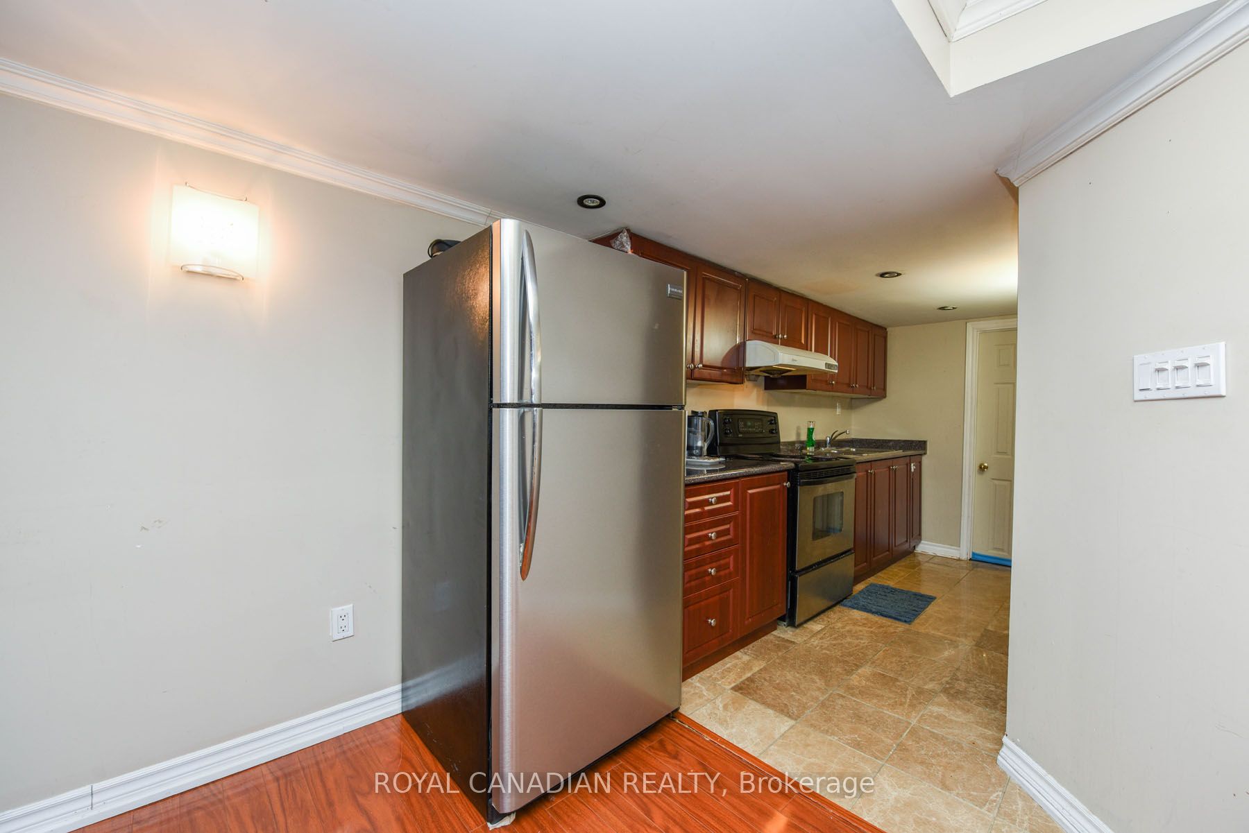 1230 Prestonwood Cres Property Photo 32