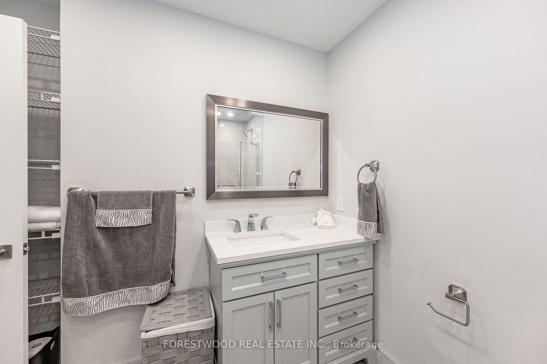 2072 Family Cres Property Photo 21