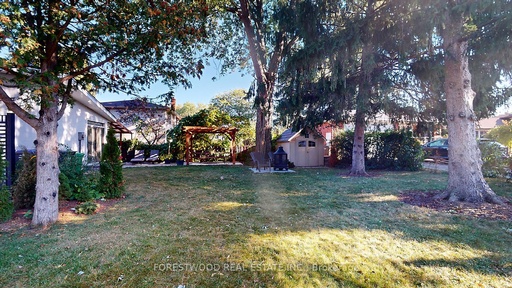 2072 Family Cres Property Photo 33
