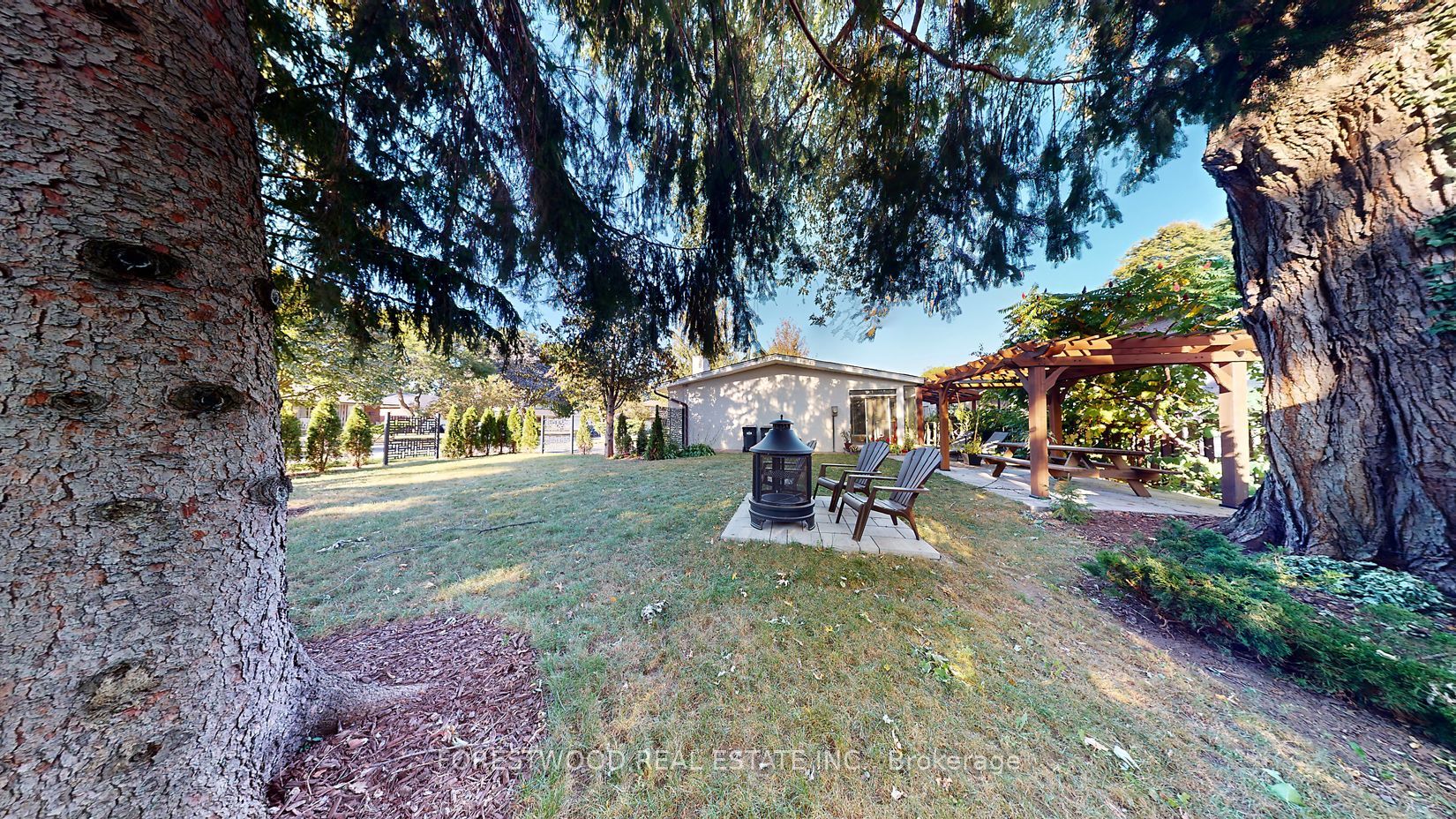 2072 Family Cres Property Photo 34