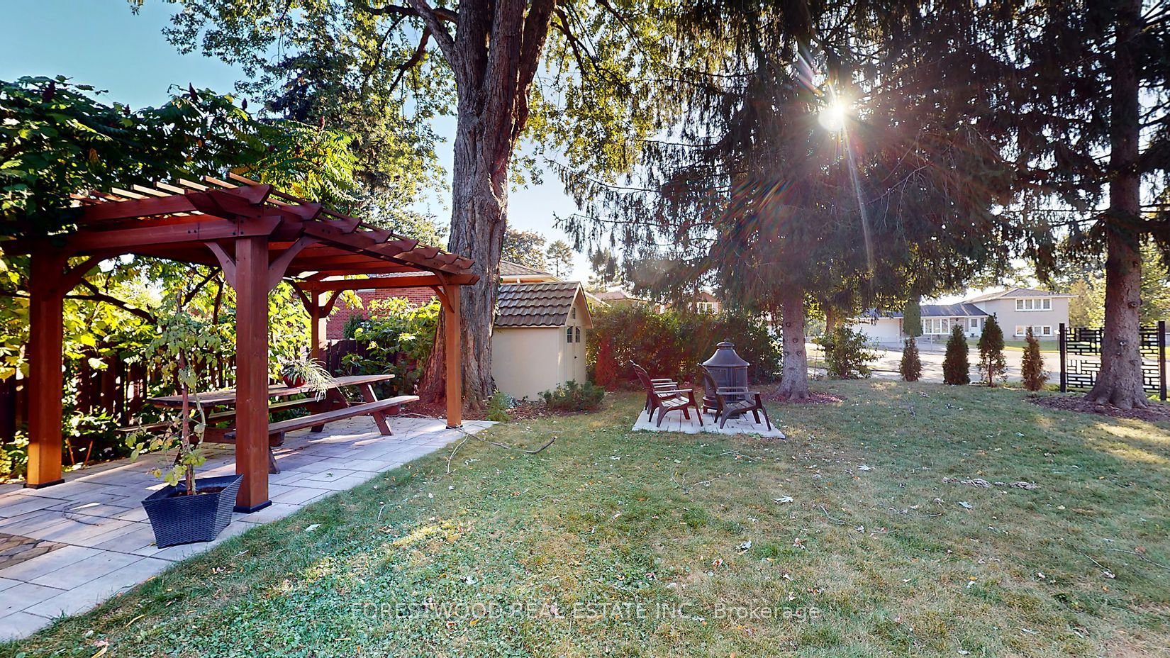 2072 Family Cres Property Photo 36