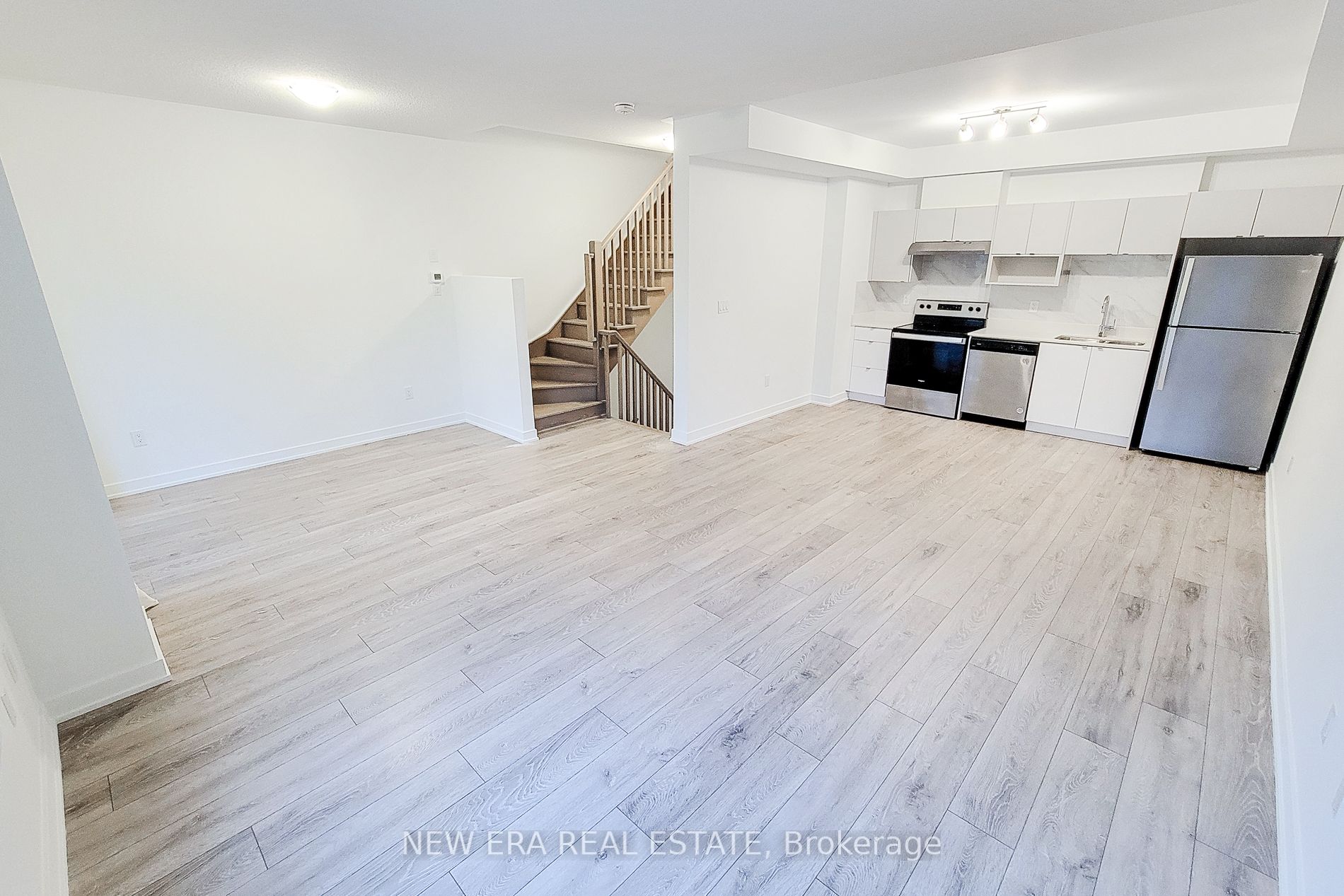 3092 Cherryblossom Common Property Photo 19