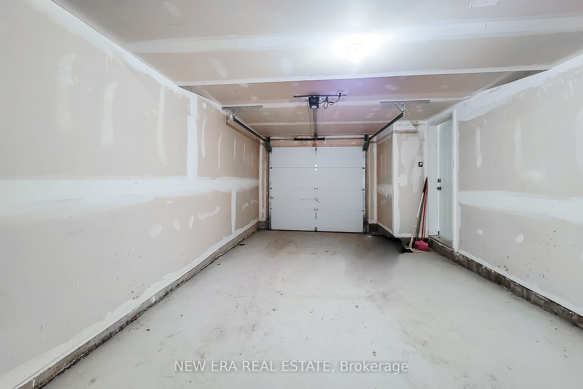 3092 Cherryblossom Common Property Photo 33