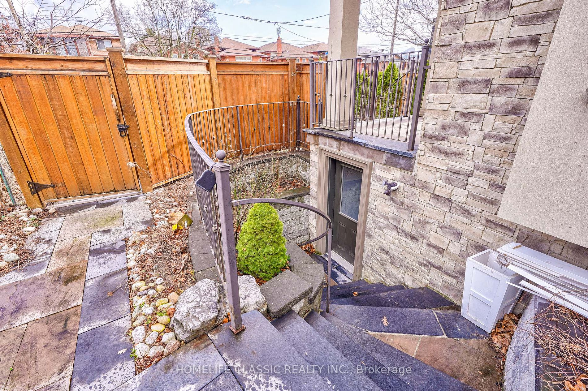 14 Stephen Dr Property Photo 2