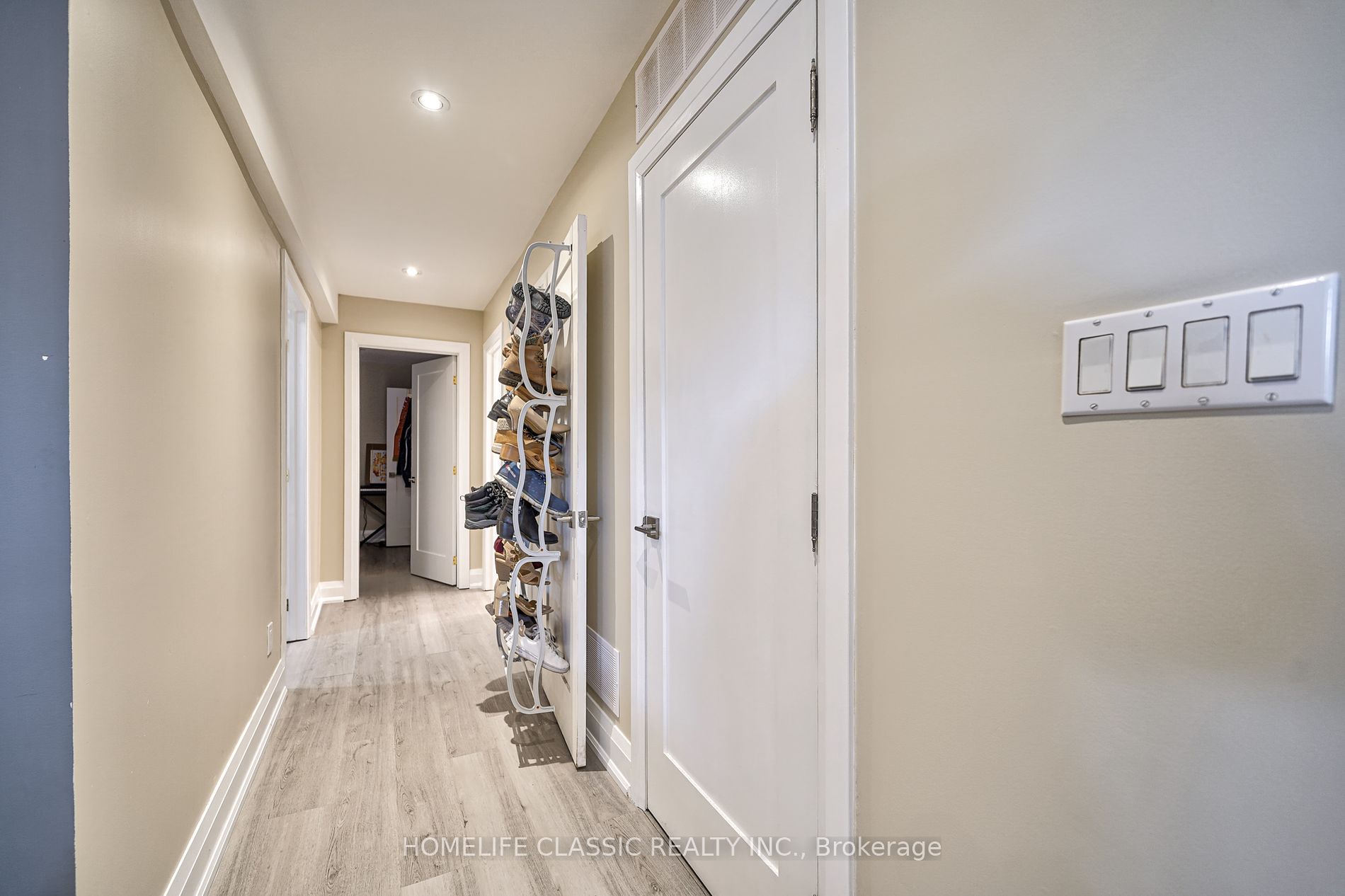 14 Stephen Dr Property Photo 13