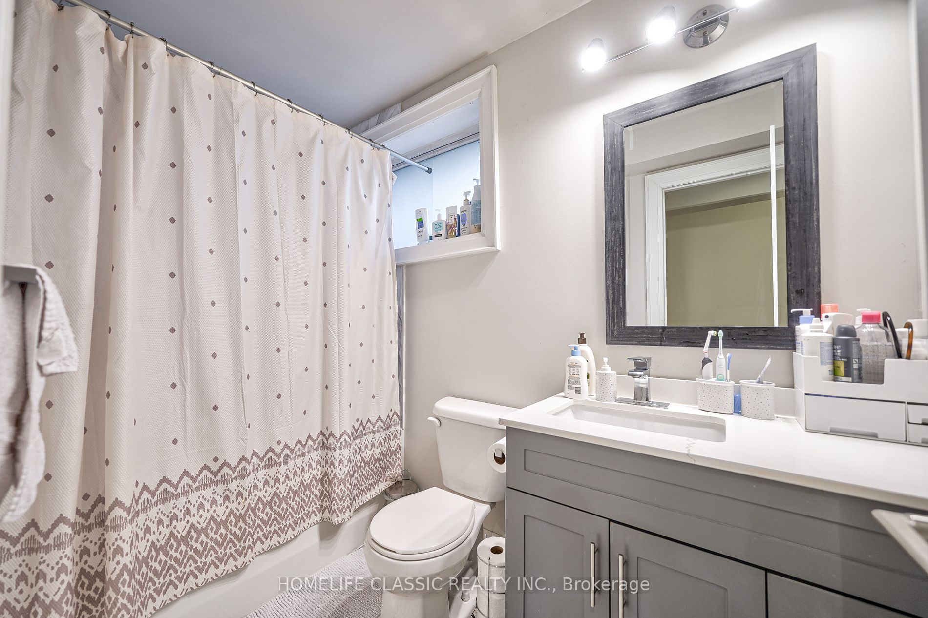 14 Stephen Dr Property Photo 17