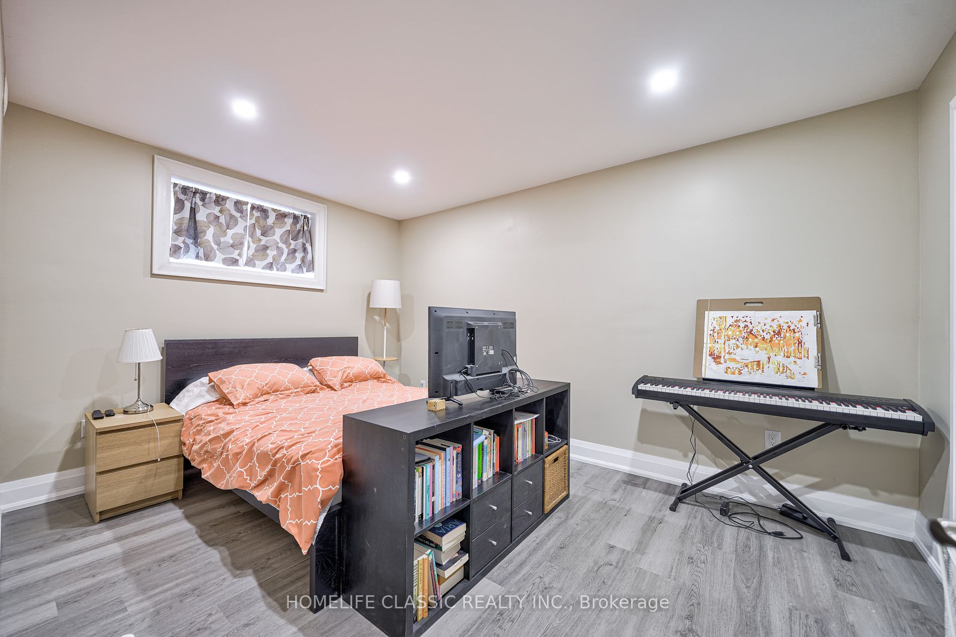 14 Stephen Dr Property Photo 18