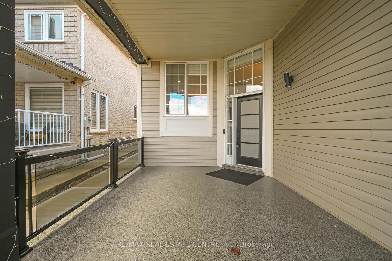 52 Fletchers Creek Blvd Property Photo 3