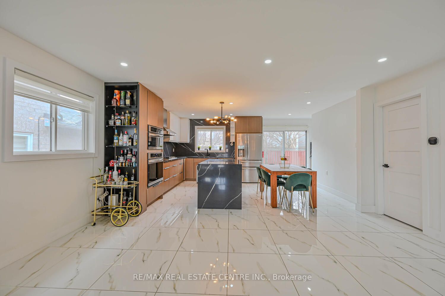 52 Fletchers Creek Blvd Property Photo 8