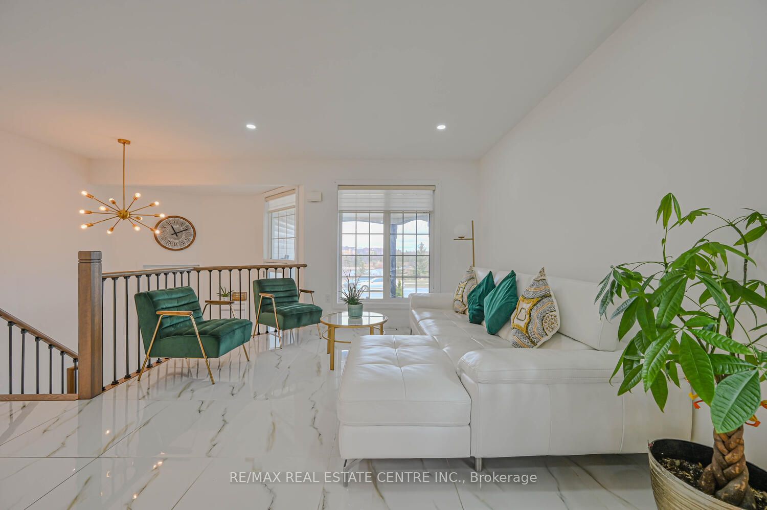 52 Fletchers Creek Blvd Property Photo 10