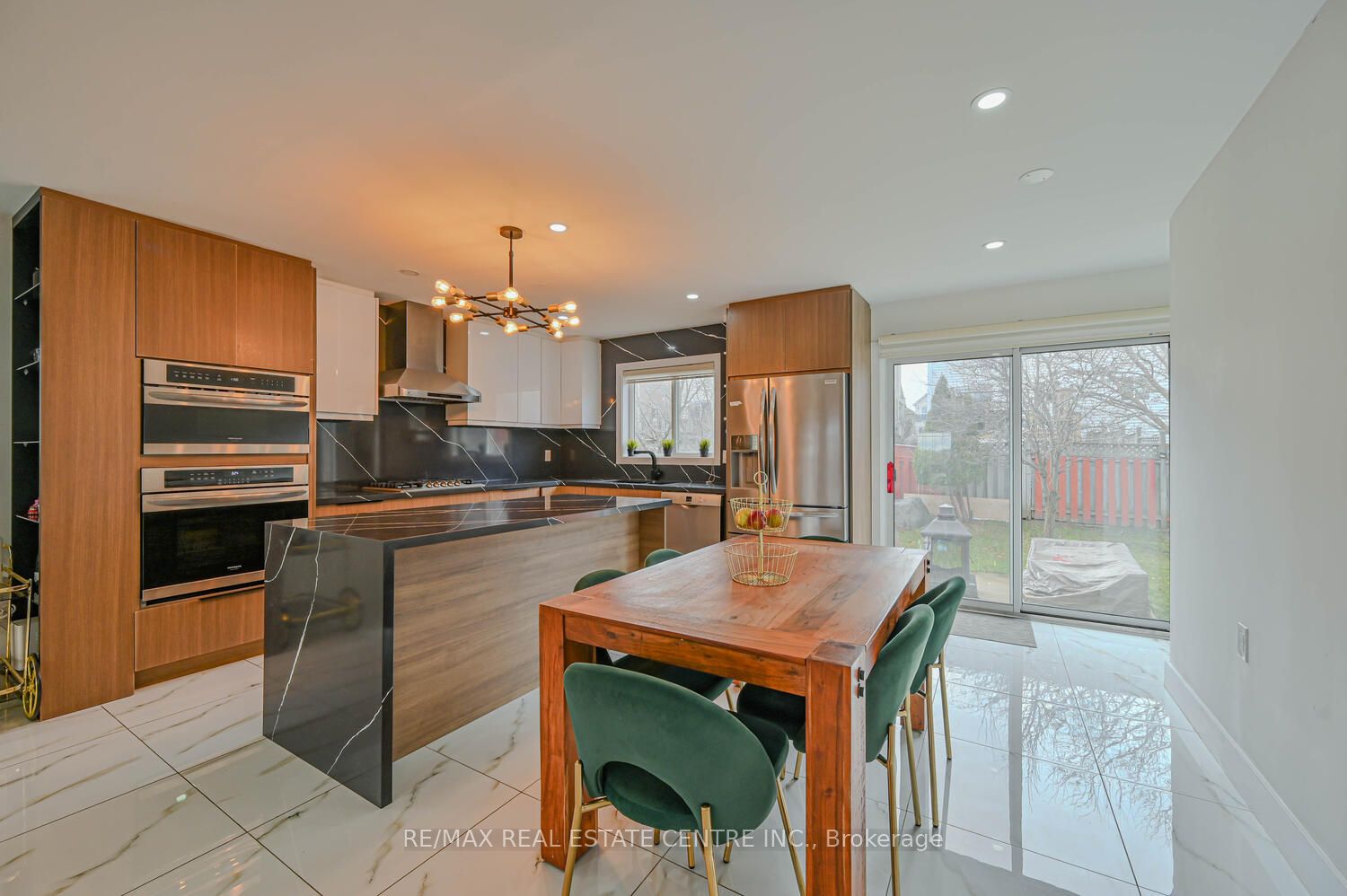 52 Fletchers Creek Blvd Property Photo 11