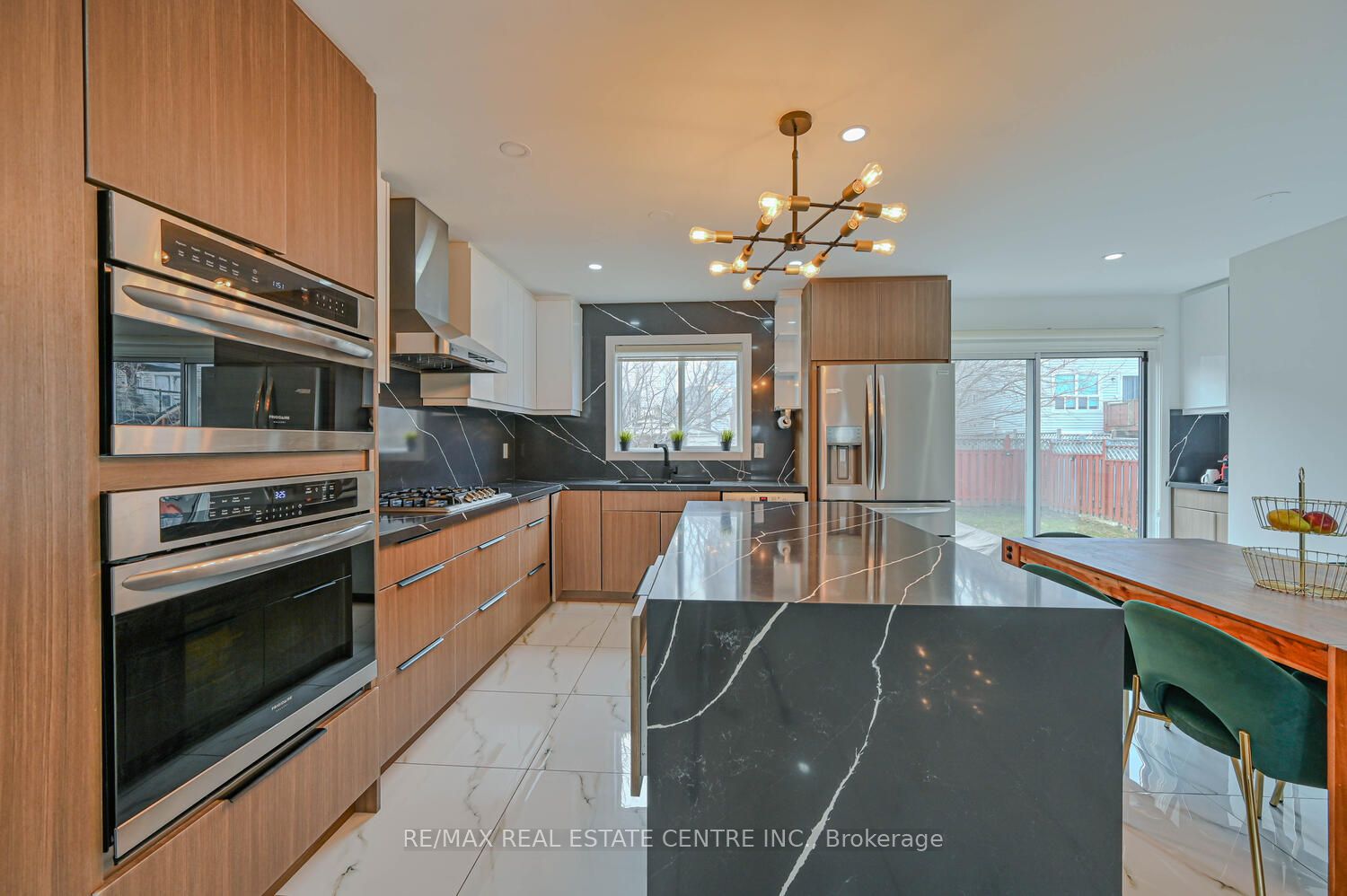 52 Fletchers Creek Blvd Property Photo 12