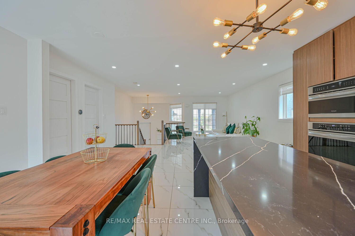 52 Fletchers Creek Blvd Property Photo 14