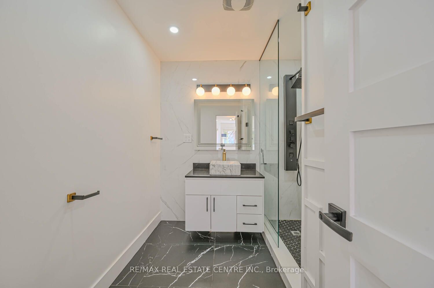 52 Fletchers Creek Blvd Property Photo 19