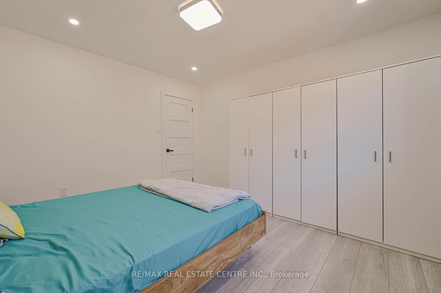 52 Fletchers Creek Blvd Property Photo 23