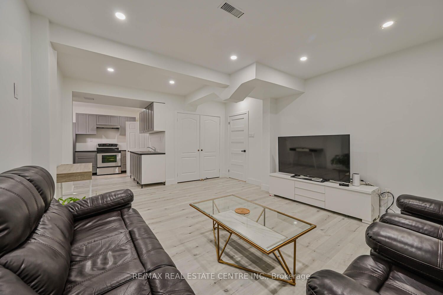 52 Fletchers Creek Blvd Property Photo 27