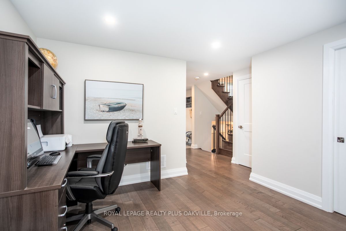 659 Trafford Cres Property Photo 6