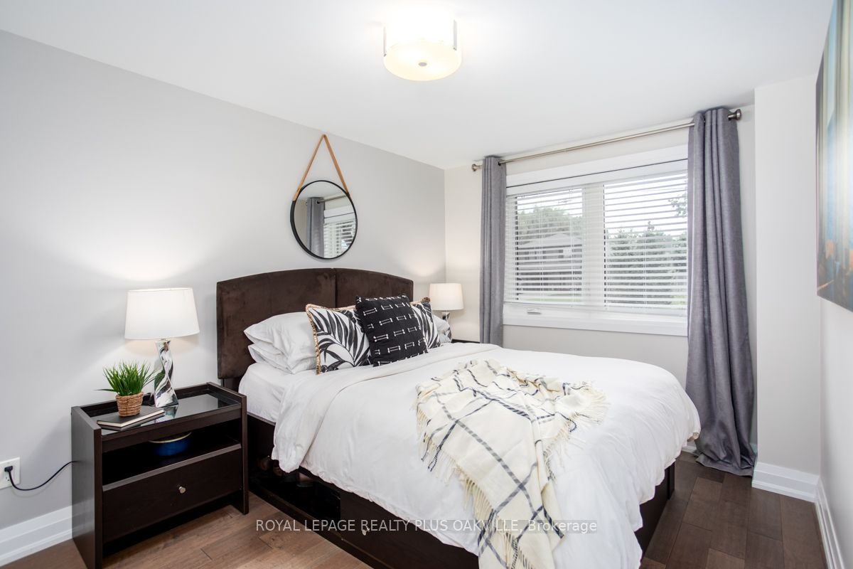 659 Trafford Cres Property Photo 17