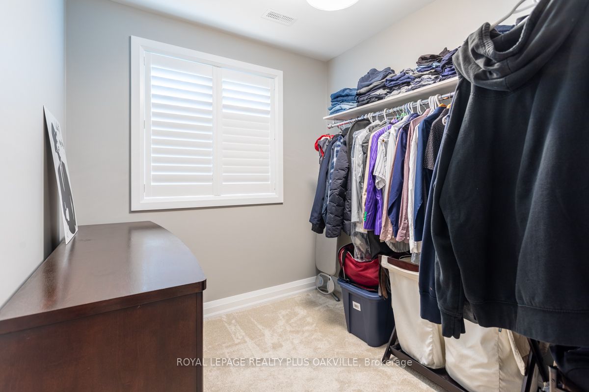 659 Trafford Cres Property Photo 23