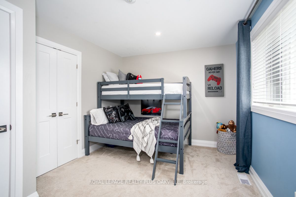 659 Trafford Cres Property Photo 25