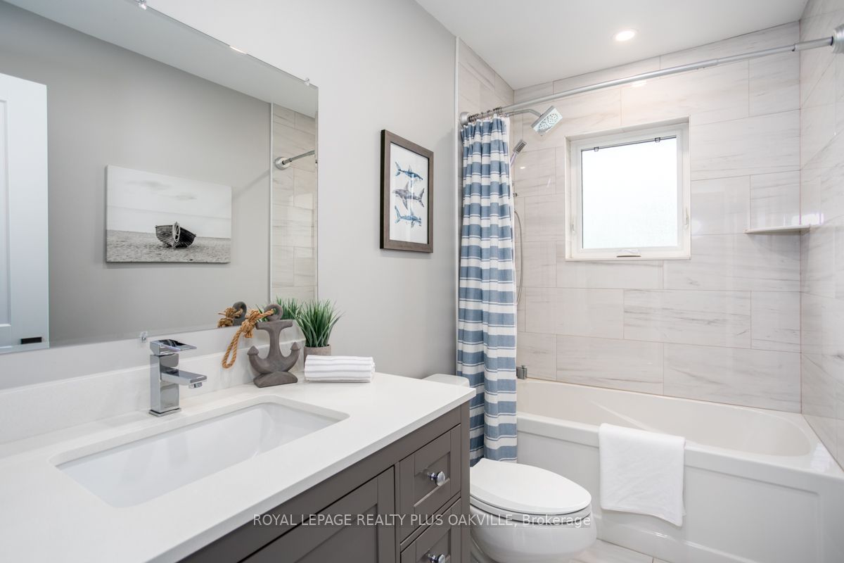 659 Trafford Cres Property Photo 27
