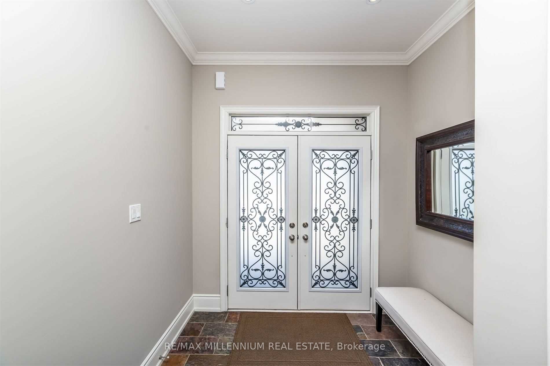 2098 Tovell Dr Property Photo 2