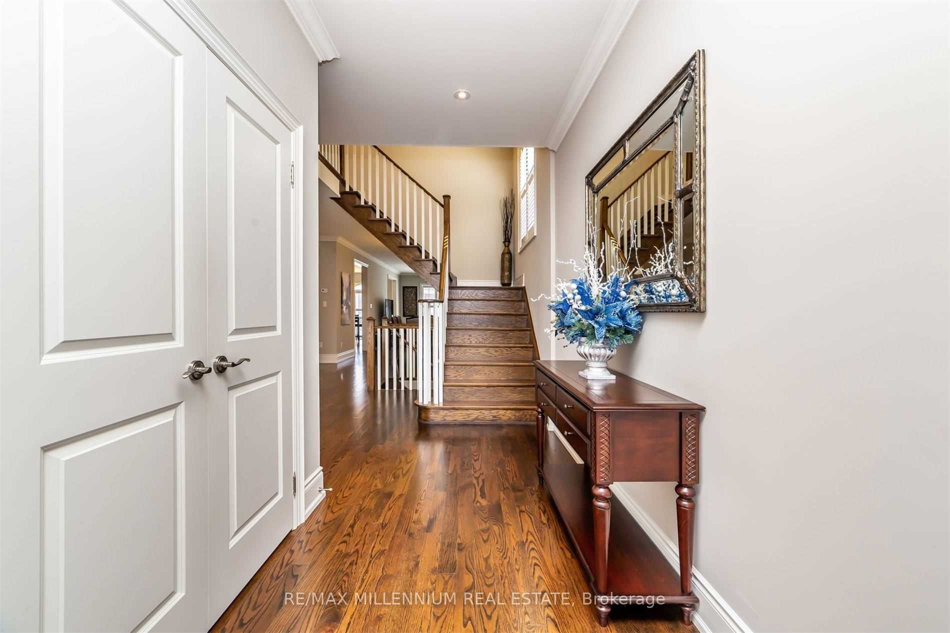 2098 Tovell Dr Property Photo 3