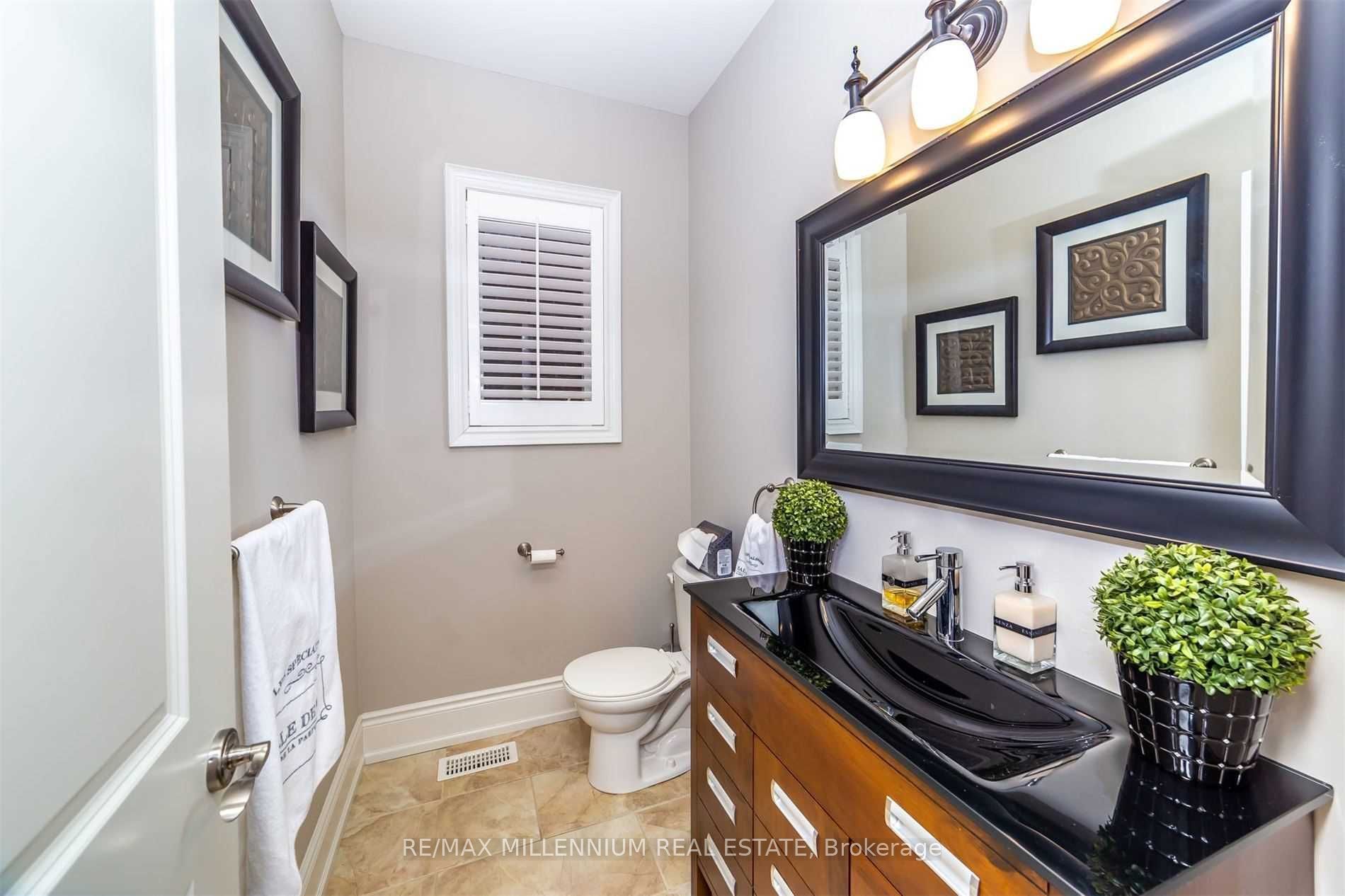 2098 Tovell Dr Property Photo 10