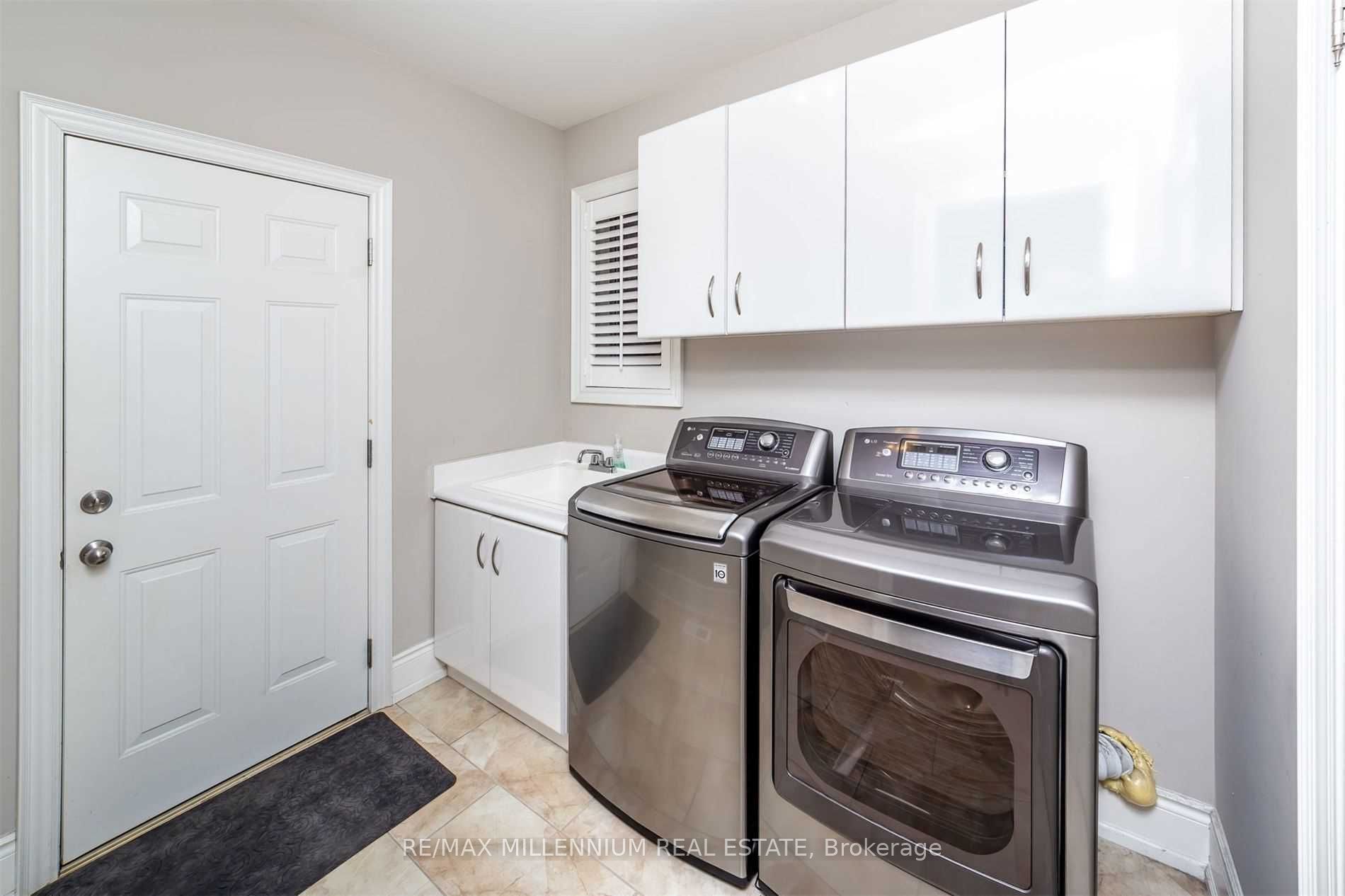 2098 Tovell Dr Property Photo 11