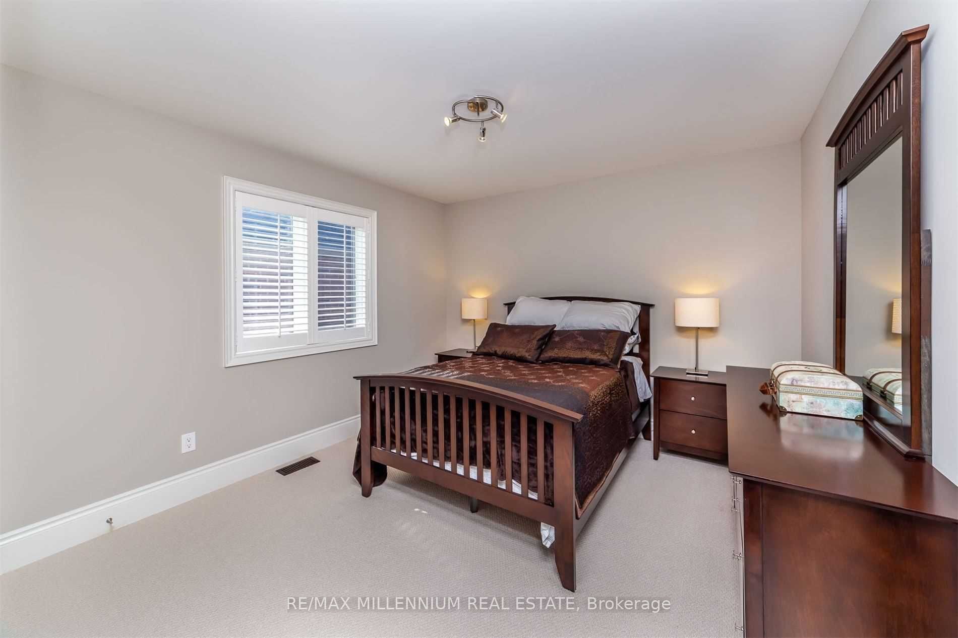 2098 Tovell Dr Property Photo 17