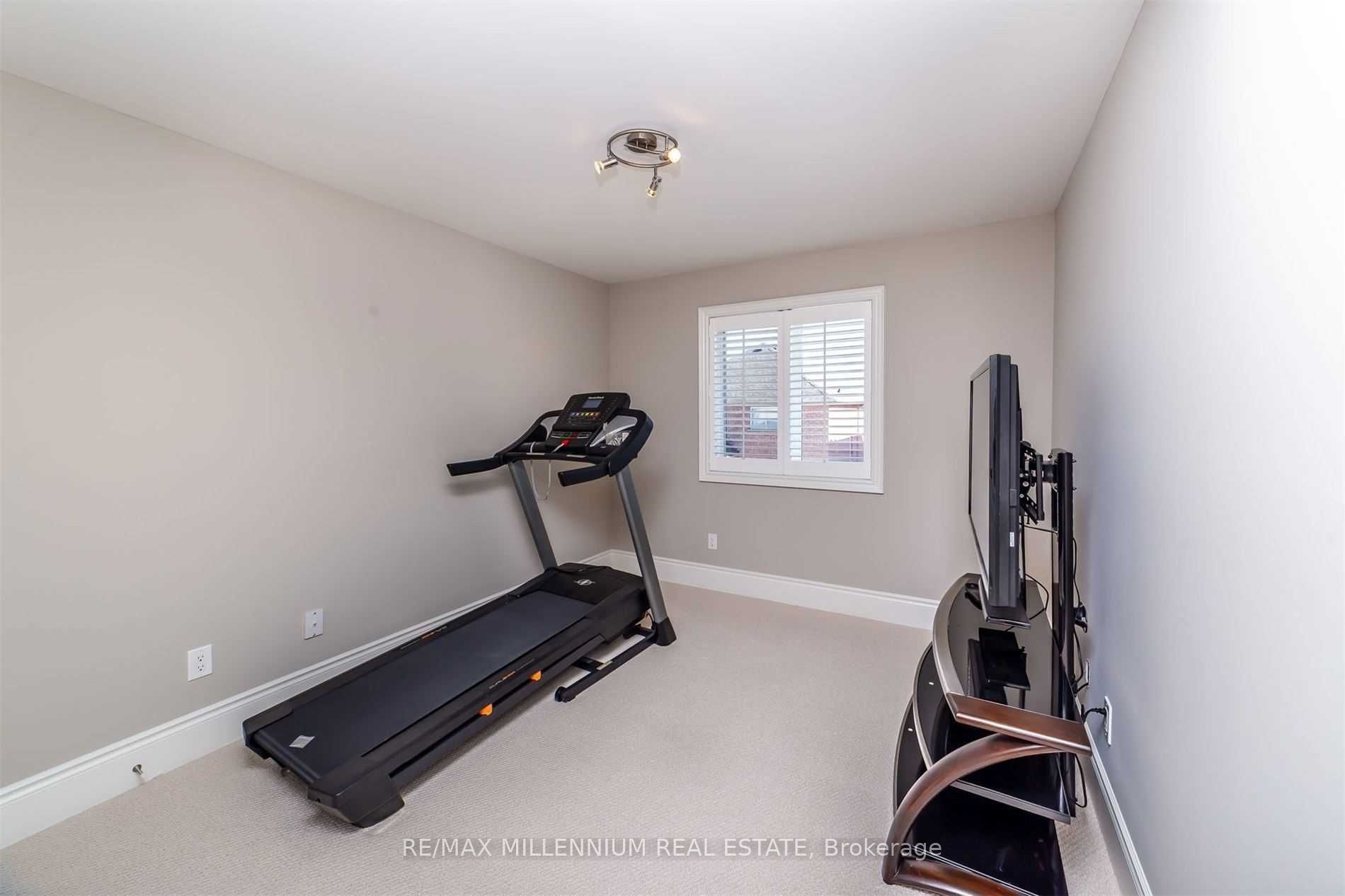 2098 Tovell Dr Property Photo 19