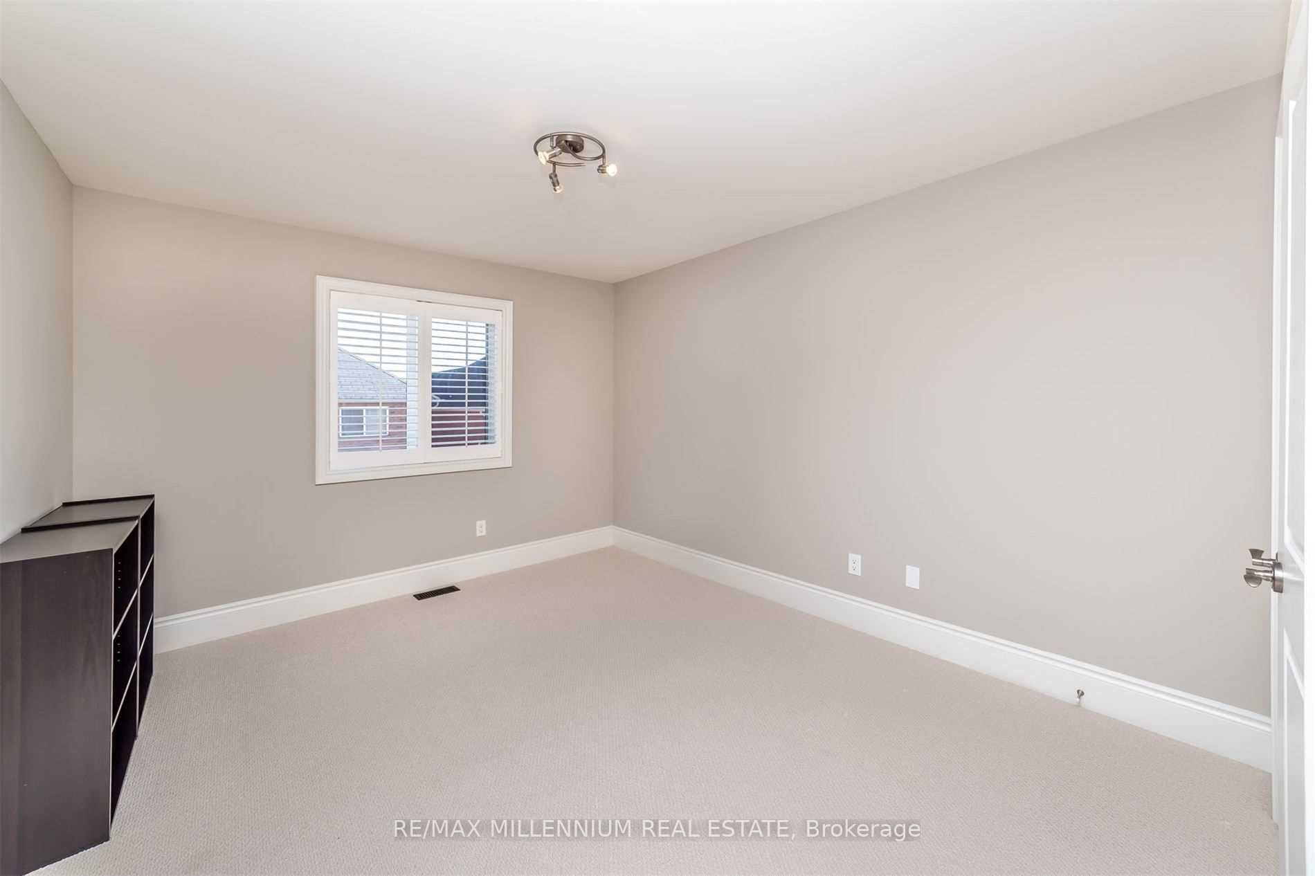 2098 Tovell Dr Property Photo 20