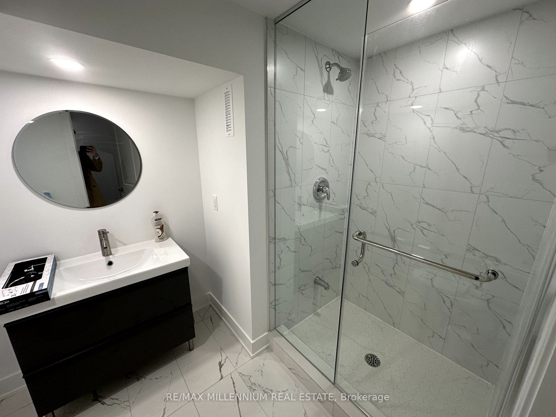 2098 Tovell Dr Property Photo 25